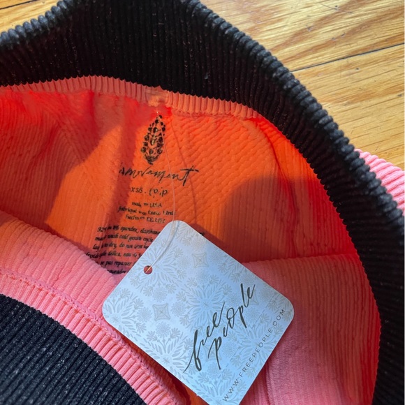 NWT Free People Movement Seamless Shorts in Peach Horizon Size XS/S - Picture 2 of 7